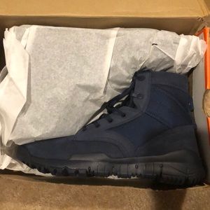 NWT!! NIKE SFB NAVY LEATHER BOOTS